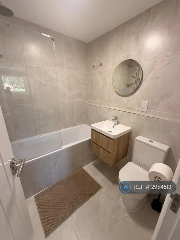 2 bedroom maisonette for rent