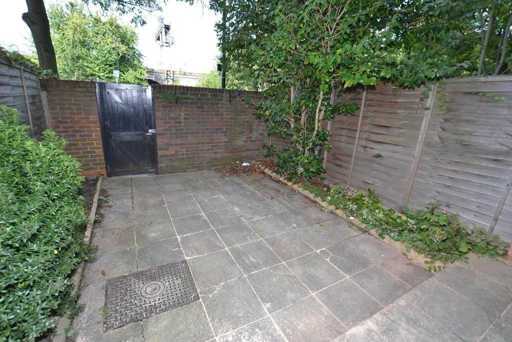 1 bedroom flat share for rent