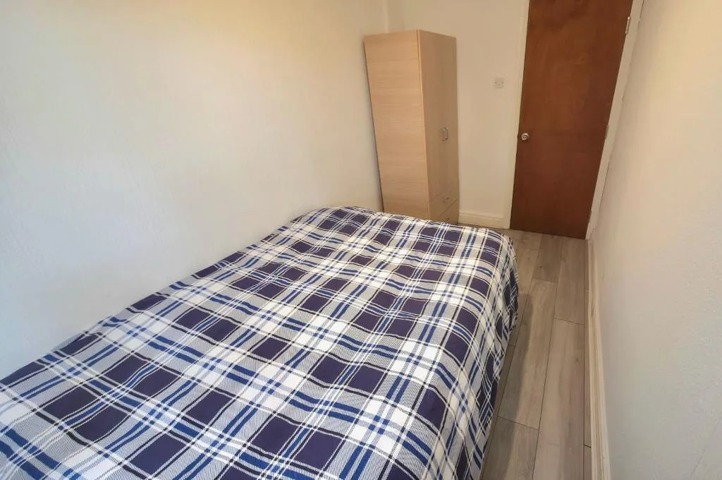 1 bedroom flat share for rent