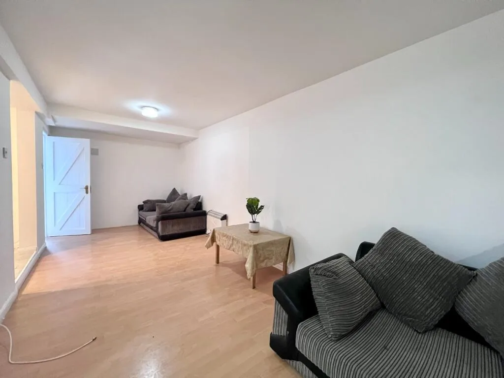 1 bedroom ground floor flat for rent