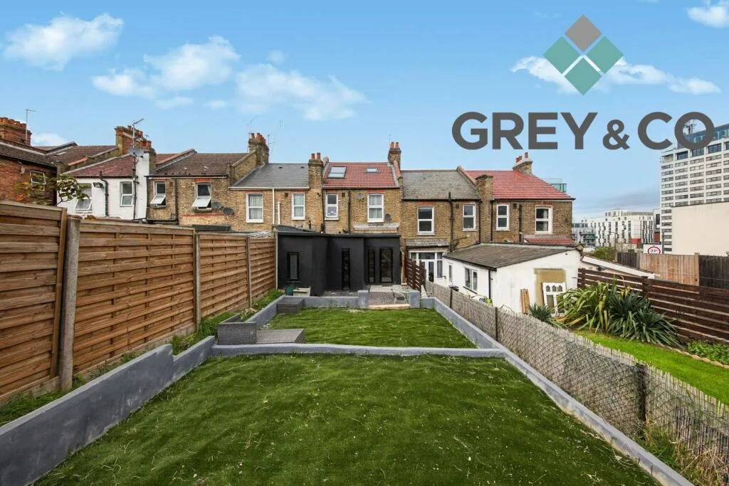 2 bedroom ground floor maisonette for rent
