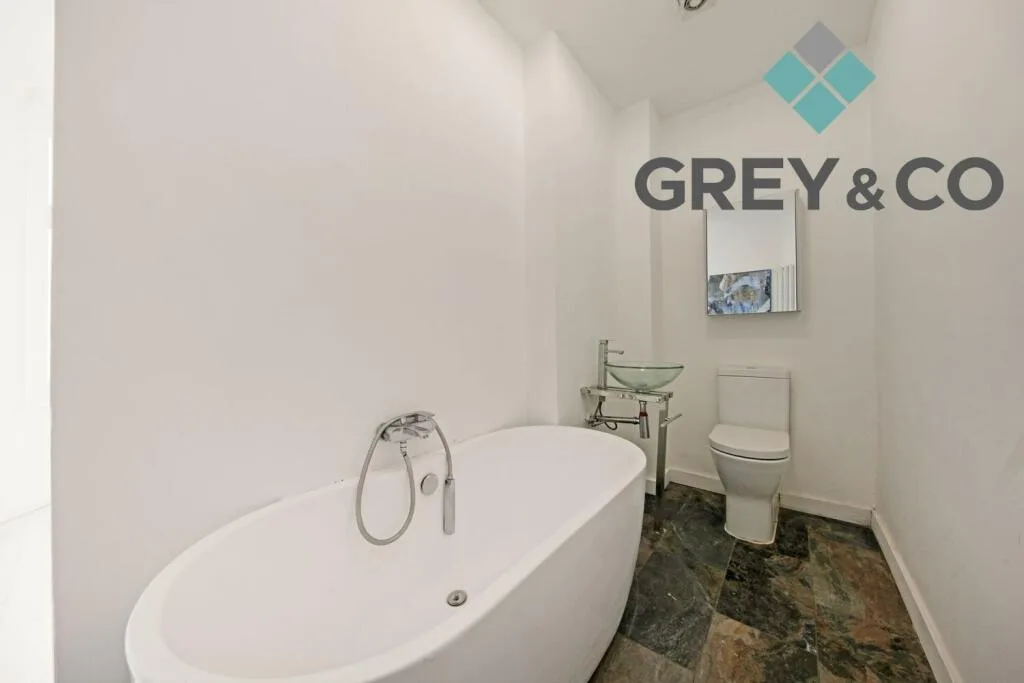2 bedroom ground floor maisonette for rent