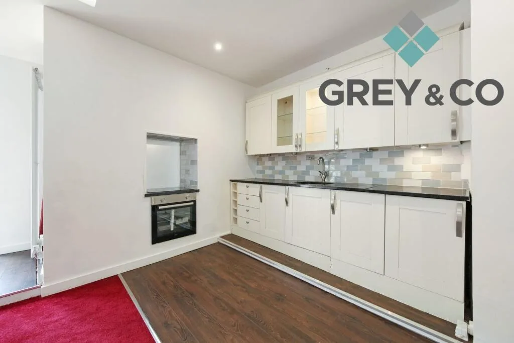 2 bedroom ground floor maisonette for rent