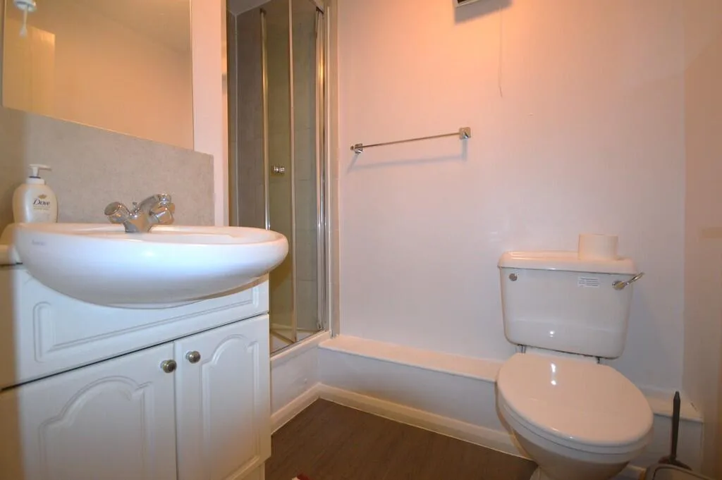 2 bedroom ground floor flat for rent