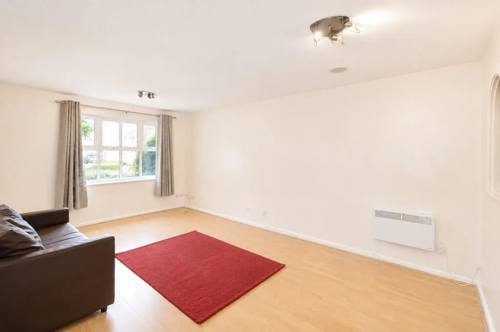 2 bedroom ground floor flat for rent