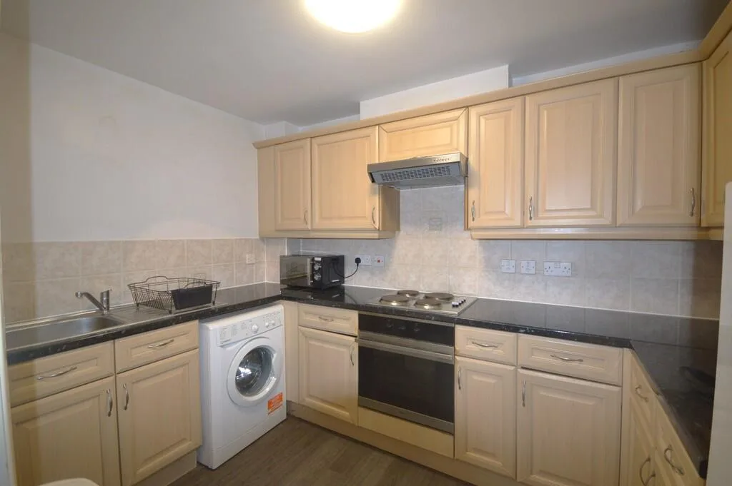 2 bedroom ground floor flat for rent