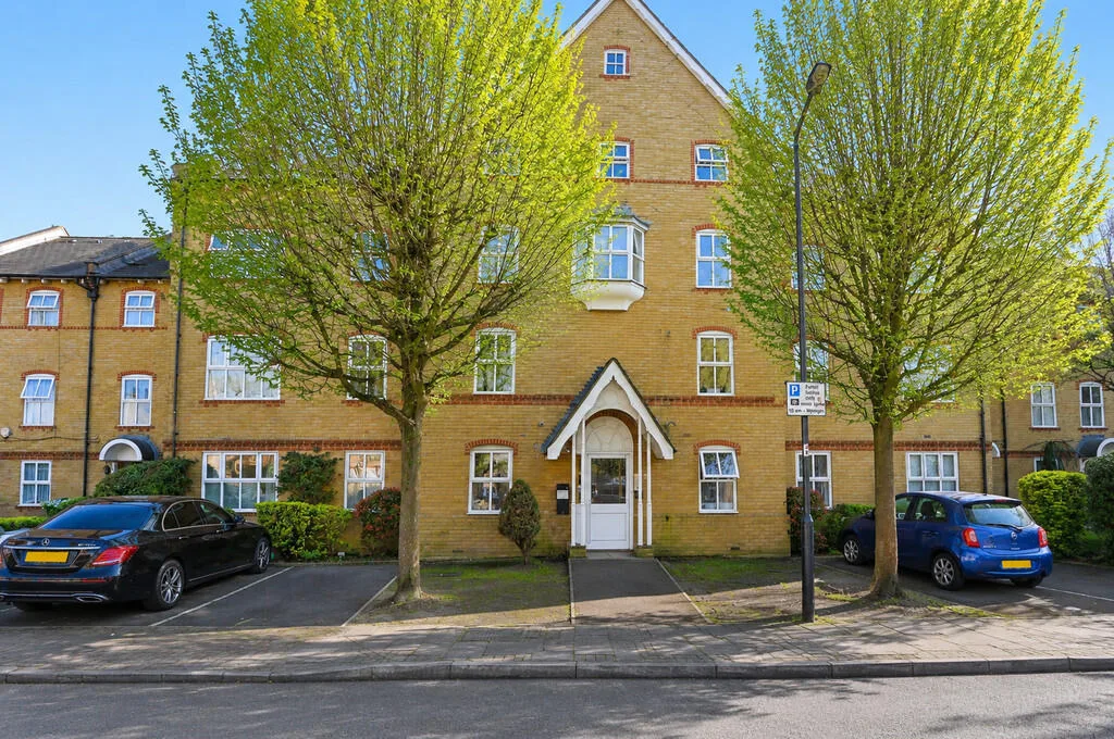 2 bedroom ground floor flat for rent