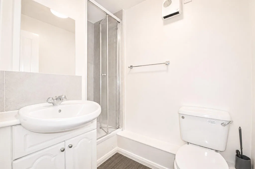 2 bedroom ground floor flat for rent