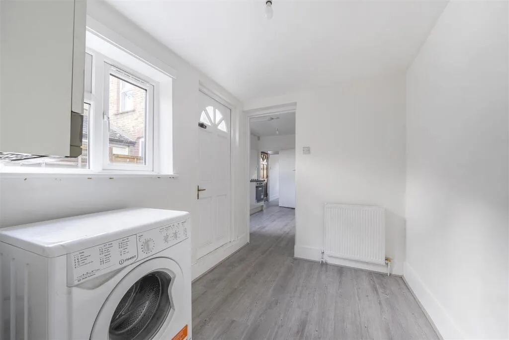 2 bedroom semi-detached house for rent