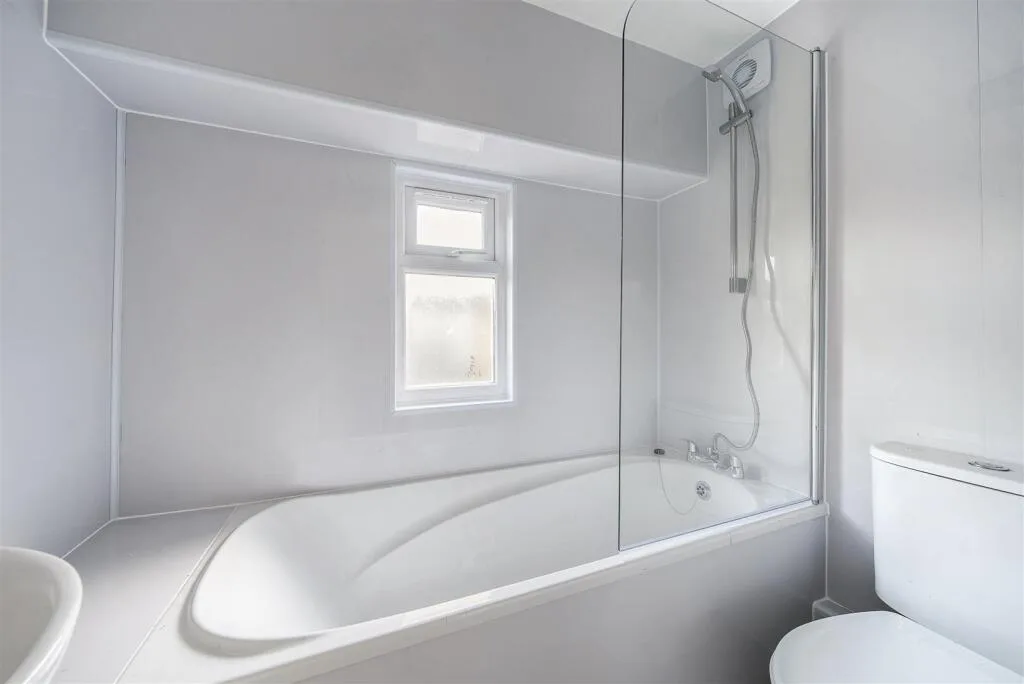 2 bedroom semi-detached house for rent