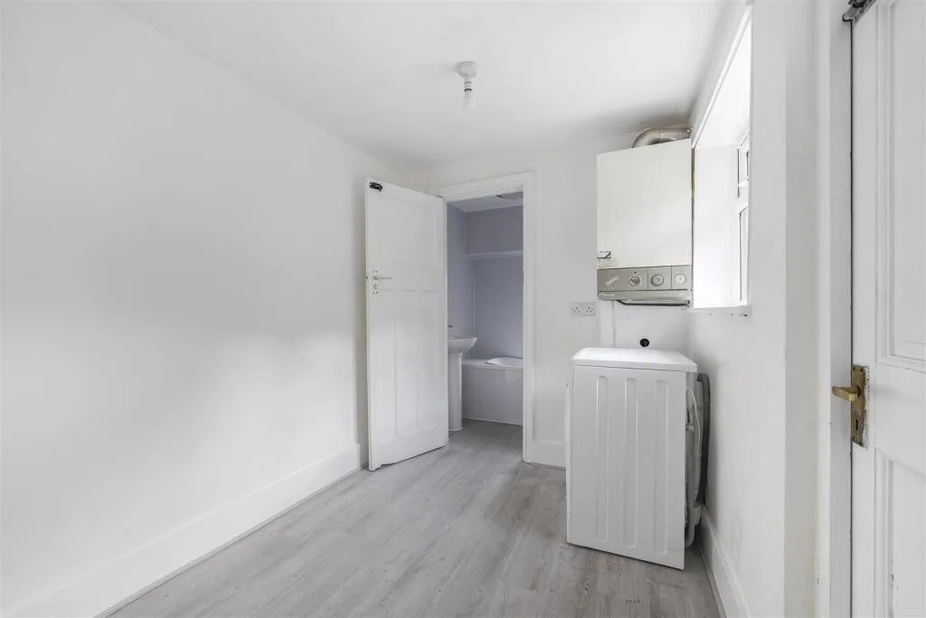2 bedroom semi-detached house for rent