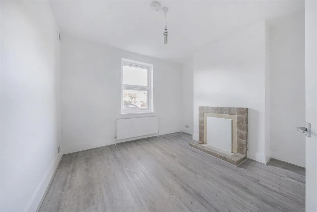 2 bedroom semi-detached house for rent