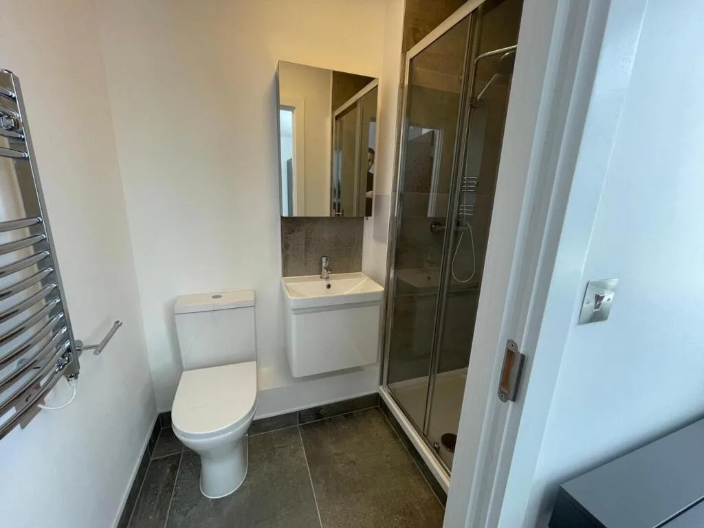 1 bedroom house share for rent