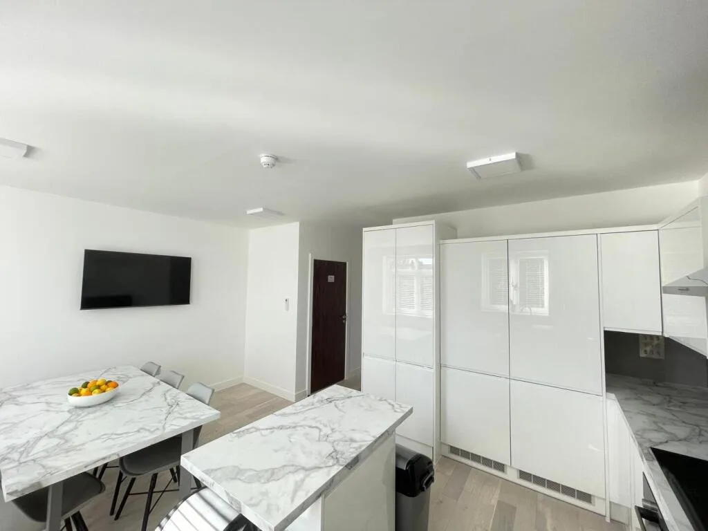 1 bedroom house share for rent