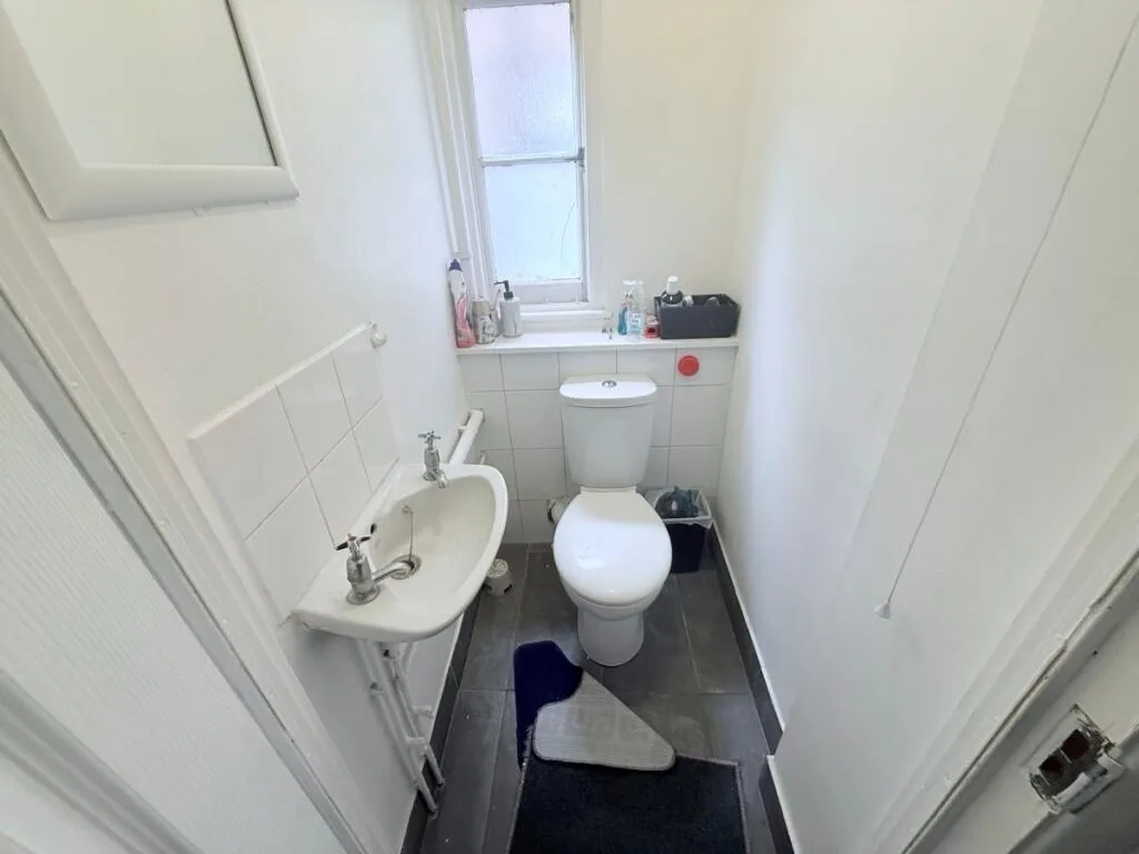 1 bedroom house share for rent