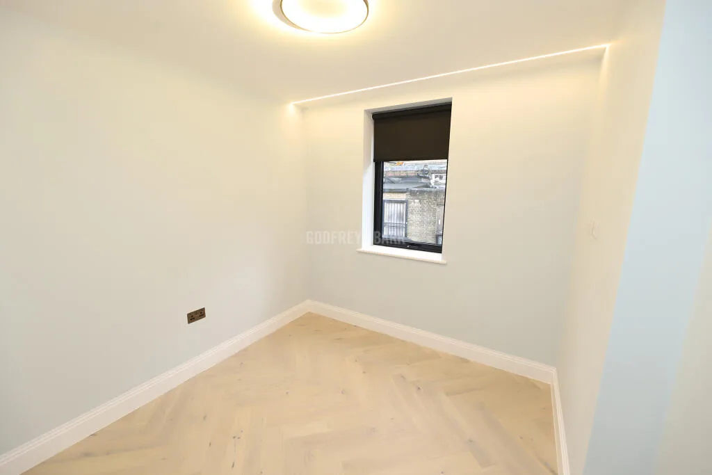 3 bedroom semi-detached house for rent