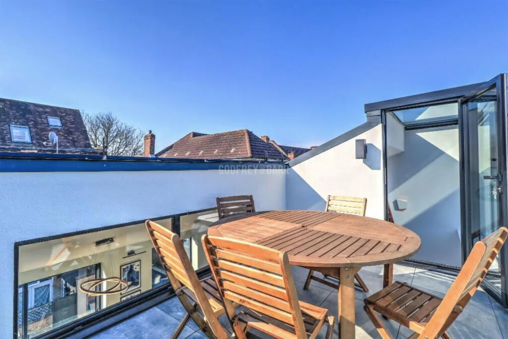 3 bedroom semi-detached house for rent