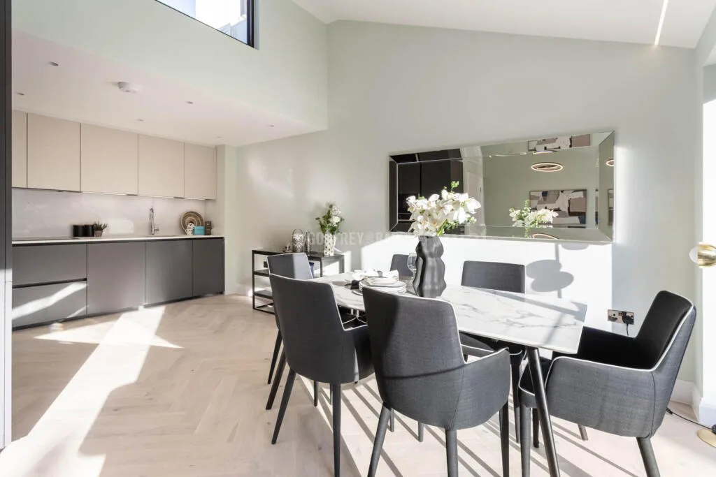 3 bedroom semi-detached house for rent
