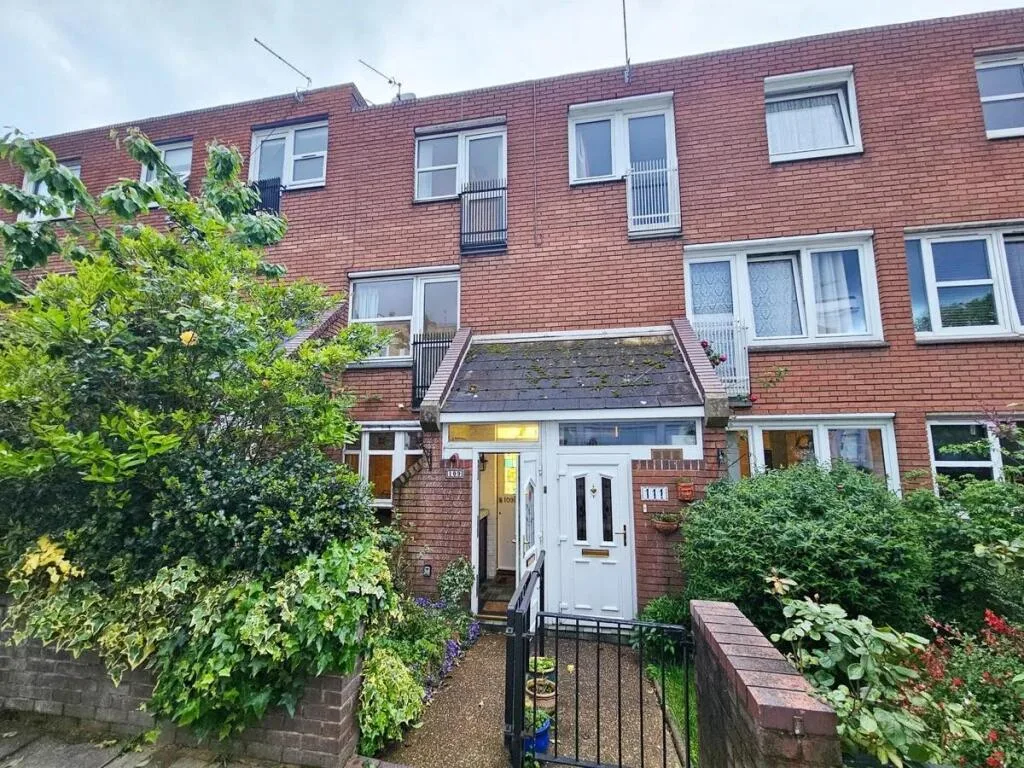 2 bedroom house for rent