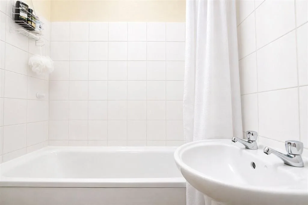 1 bedroom house share for rent