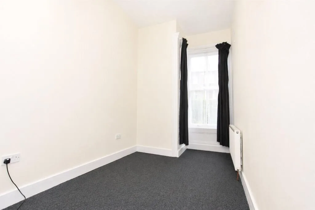 1 bedroom house share for rent