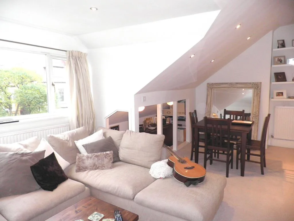 2 bedroom flat for rent