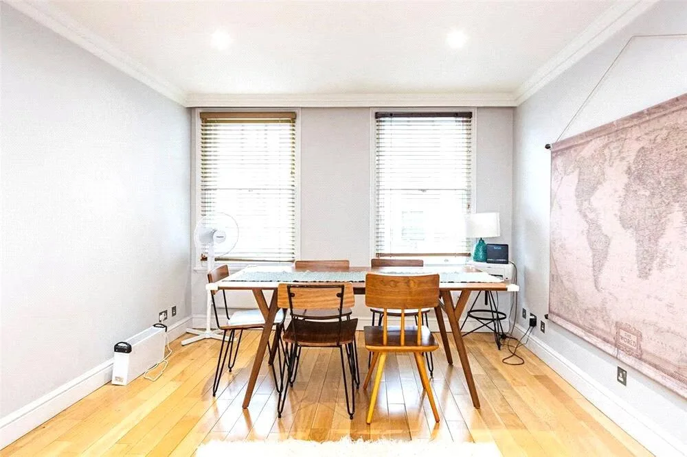 2 bedroom mews property for rent