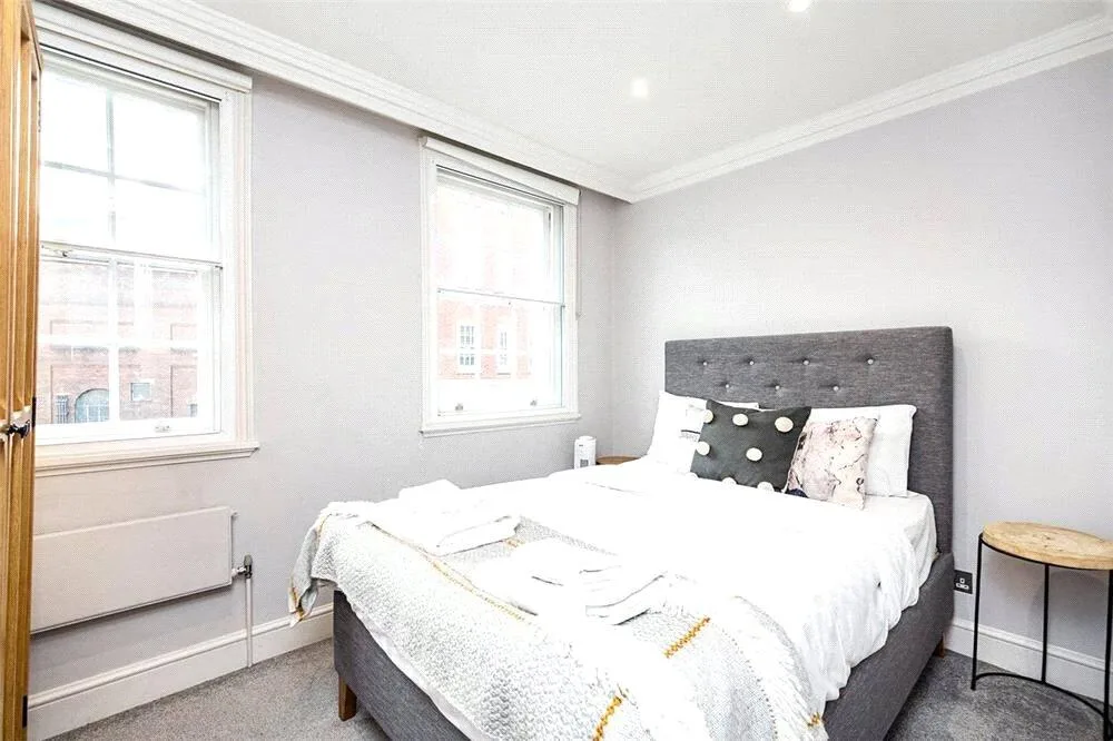 2 bedroom mews property for rent