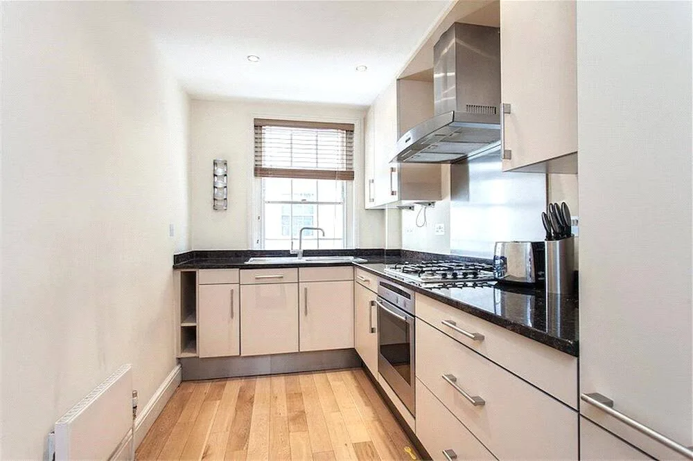 2 bedroom mews property for rent