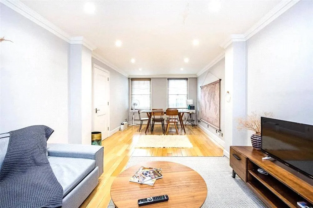 2 bedroom mews property for rent