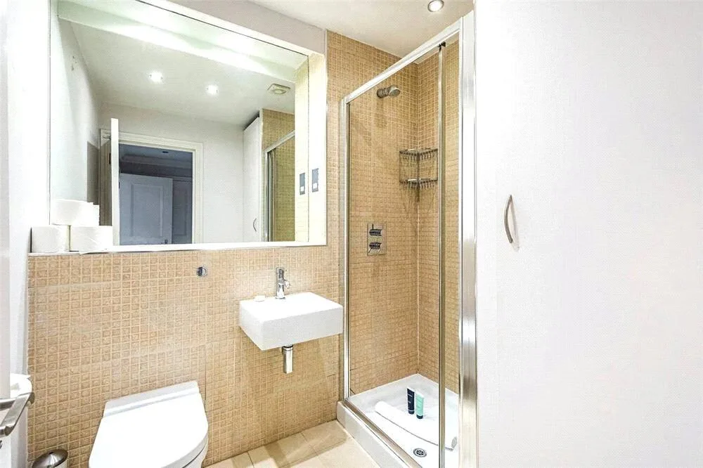 2 bedroom mews property for rent