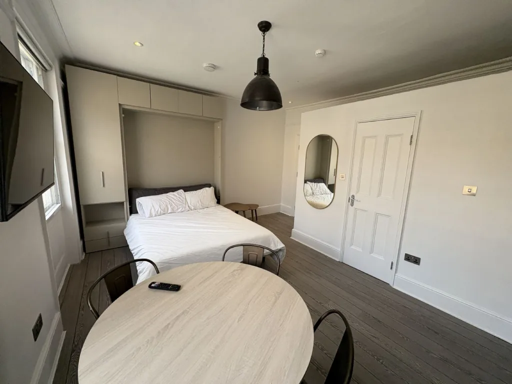 Studio flat for rent