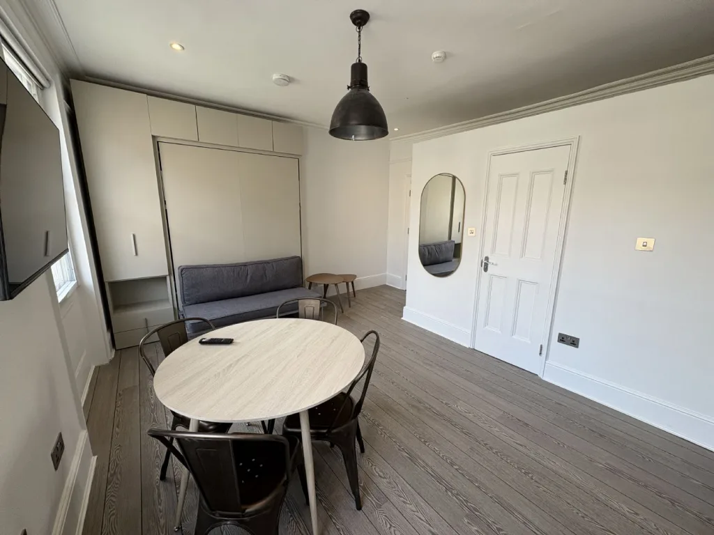 Studio flat for rent