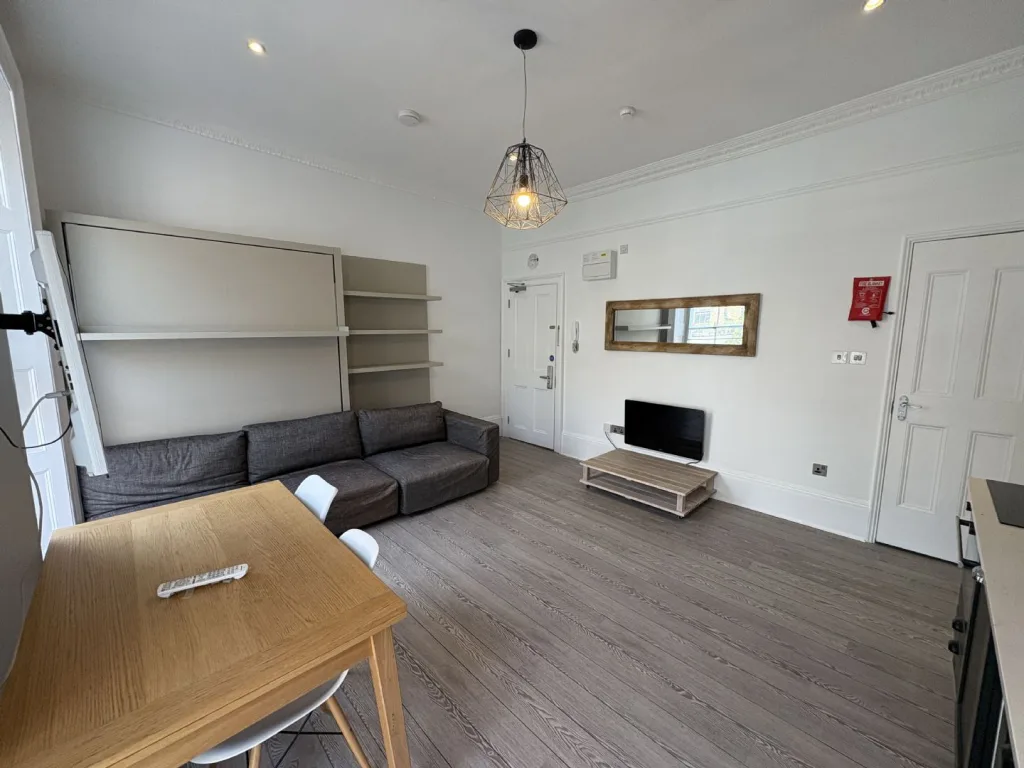 Studio flat for rent