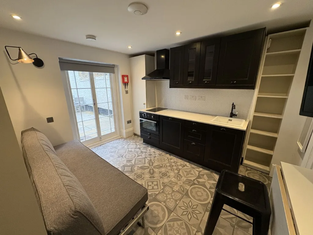 Studio flat for rent
