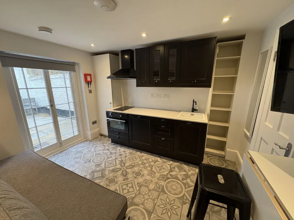 Studio flat for rent