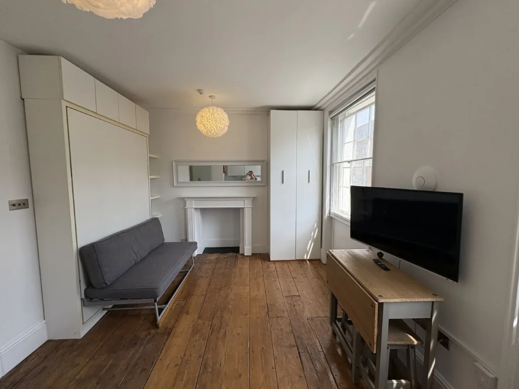 Studio flat for rent