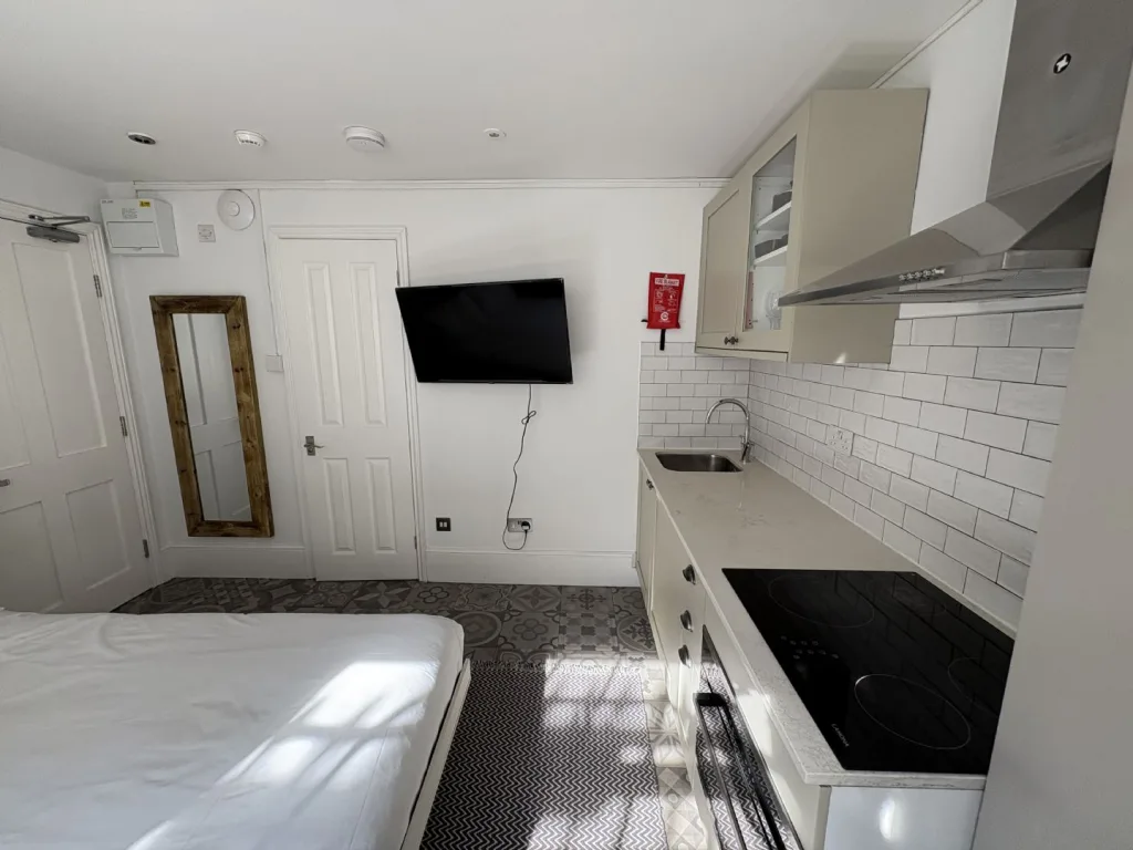 Studio flat for rent