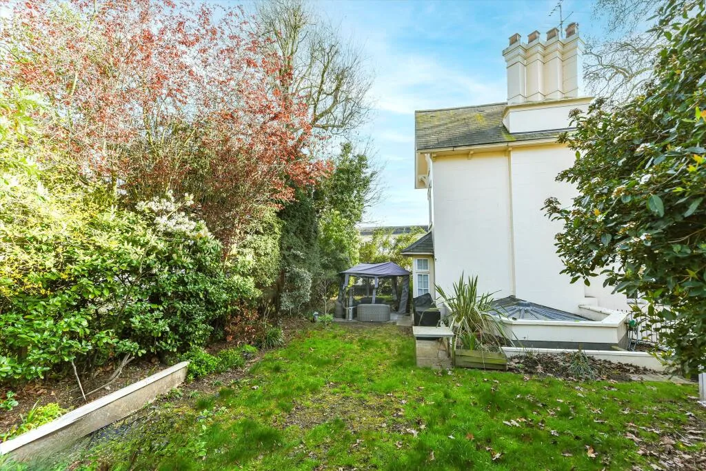 4 bedroom detached house for rent
