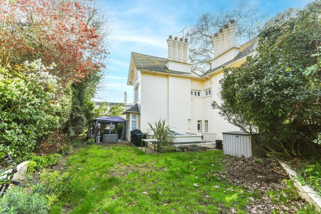4 bedroom detached house for rent