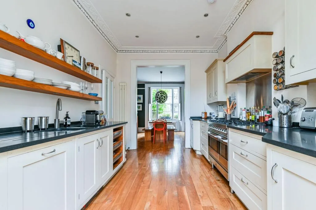 4 bedroom terraced house for rent