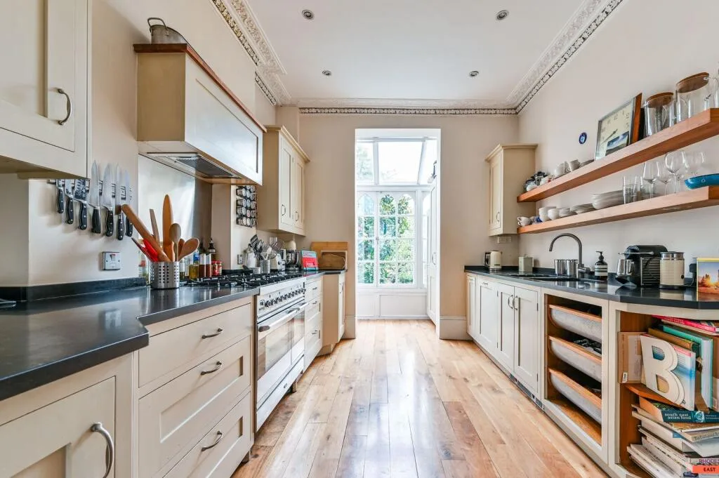 4 bedroom terraced house for rent
