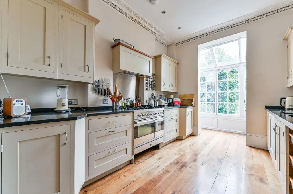 4 bedroom terraced house for rent