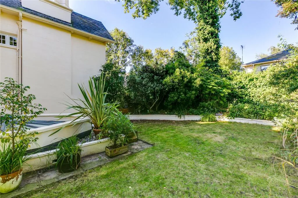 4 bedroom detached house for rent