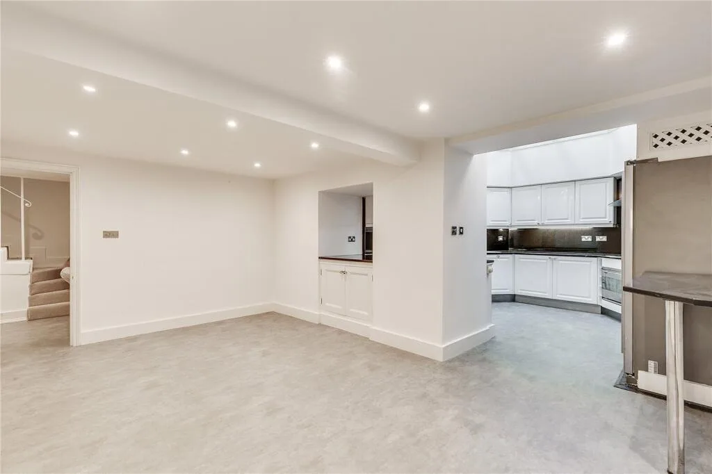 4 bedroom detached house for rent