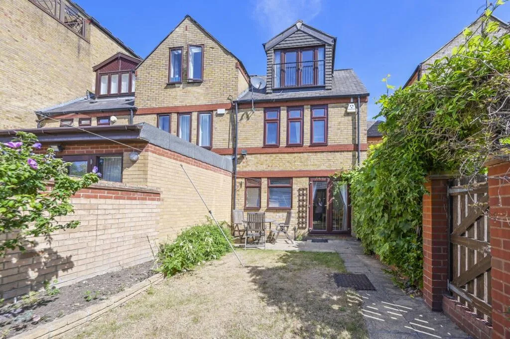 3 bedroom terraced house for rent