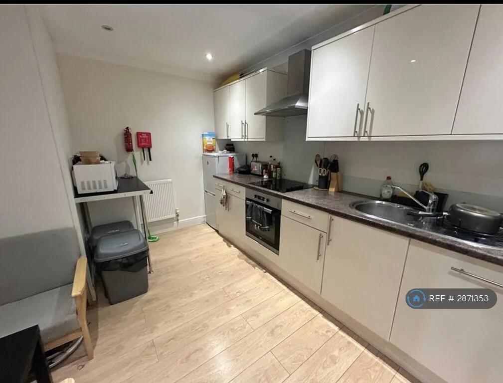 4 bedroom flat for rent