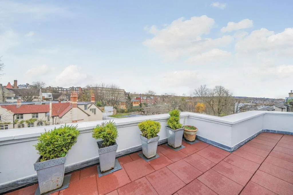 3 bedroom flat for rent