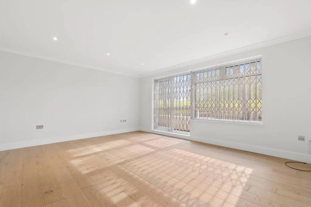 5 bedroom terraced house for rent