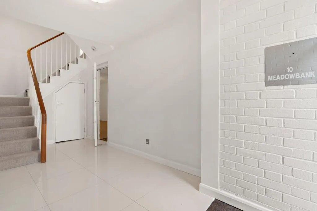 5 bedroom terraced house for rent